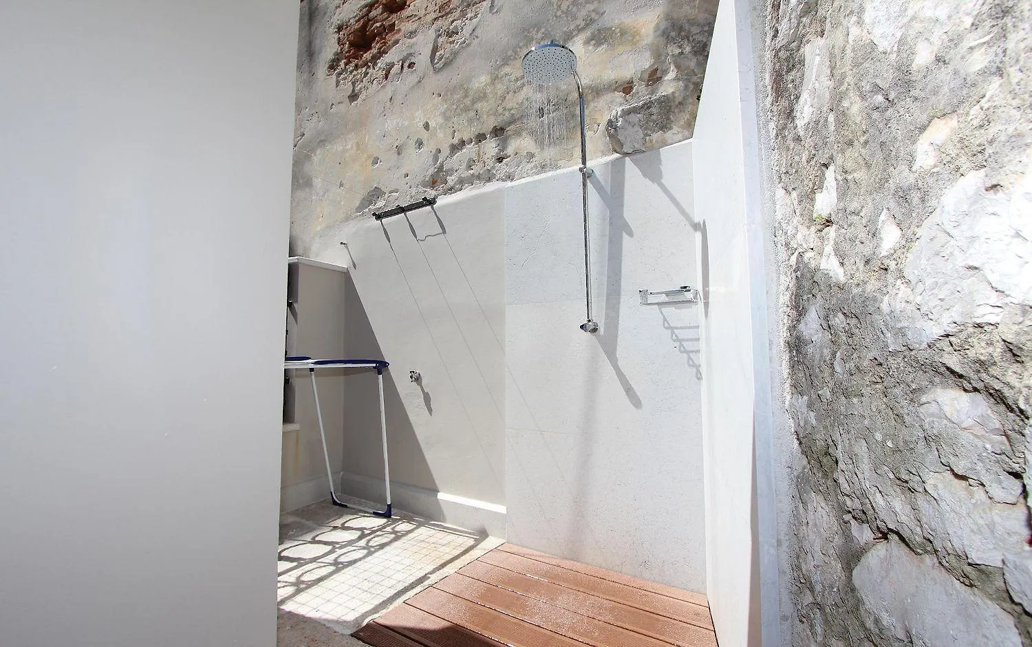 Atemberaubendes Altstadtapartment Mit Privater Terasse, Aussendusche - Nur 500 Meter Zum Strand Rovinj
