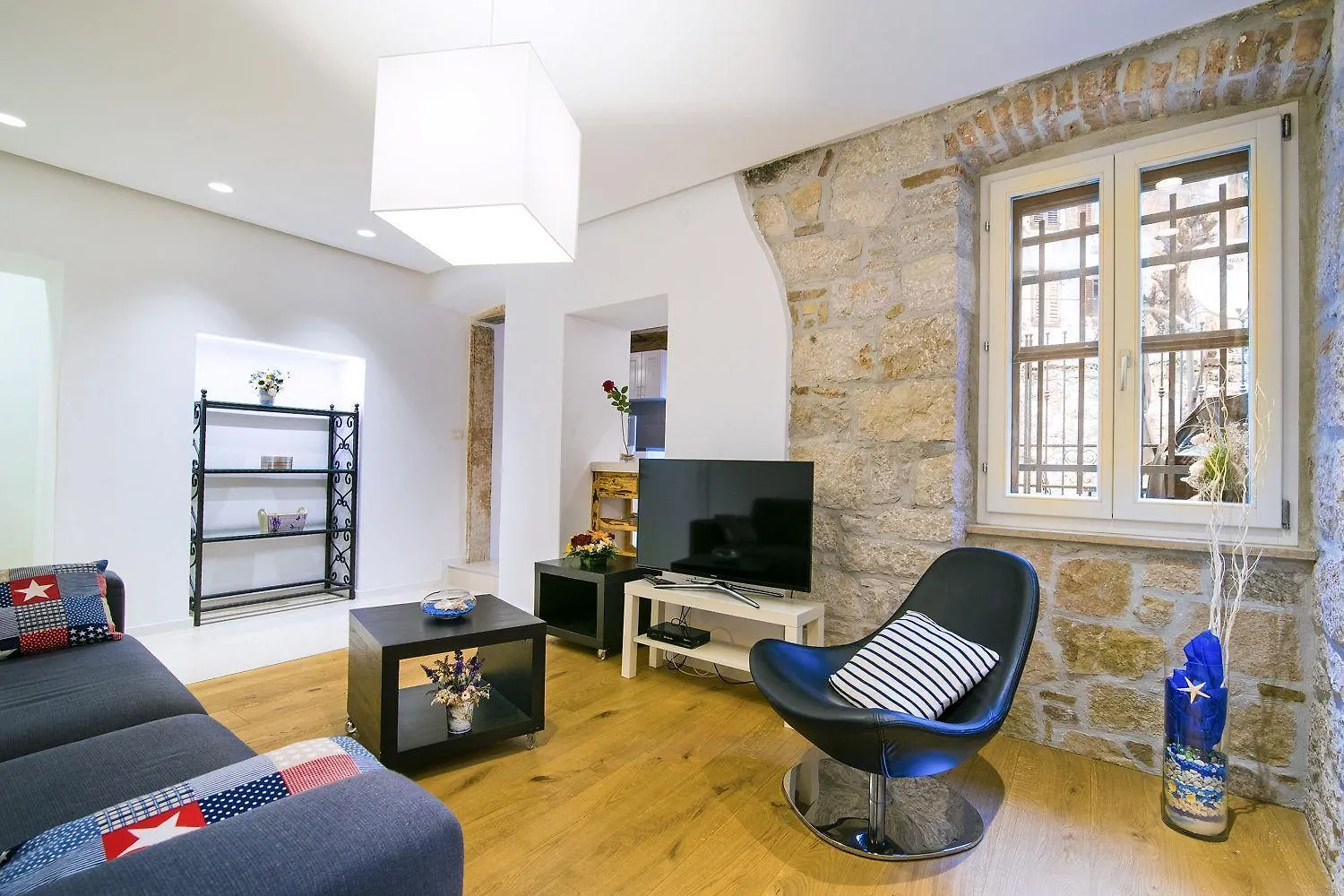 Atemberaubendes Altstadtapartment Mit Privater Terasse, Aussendusche - Nur 500 Meter Zum Strand Rovinj Apartment
