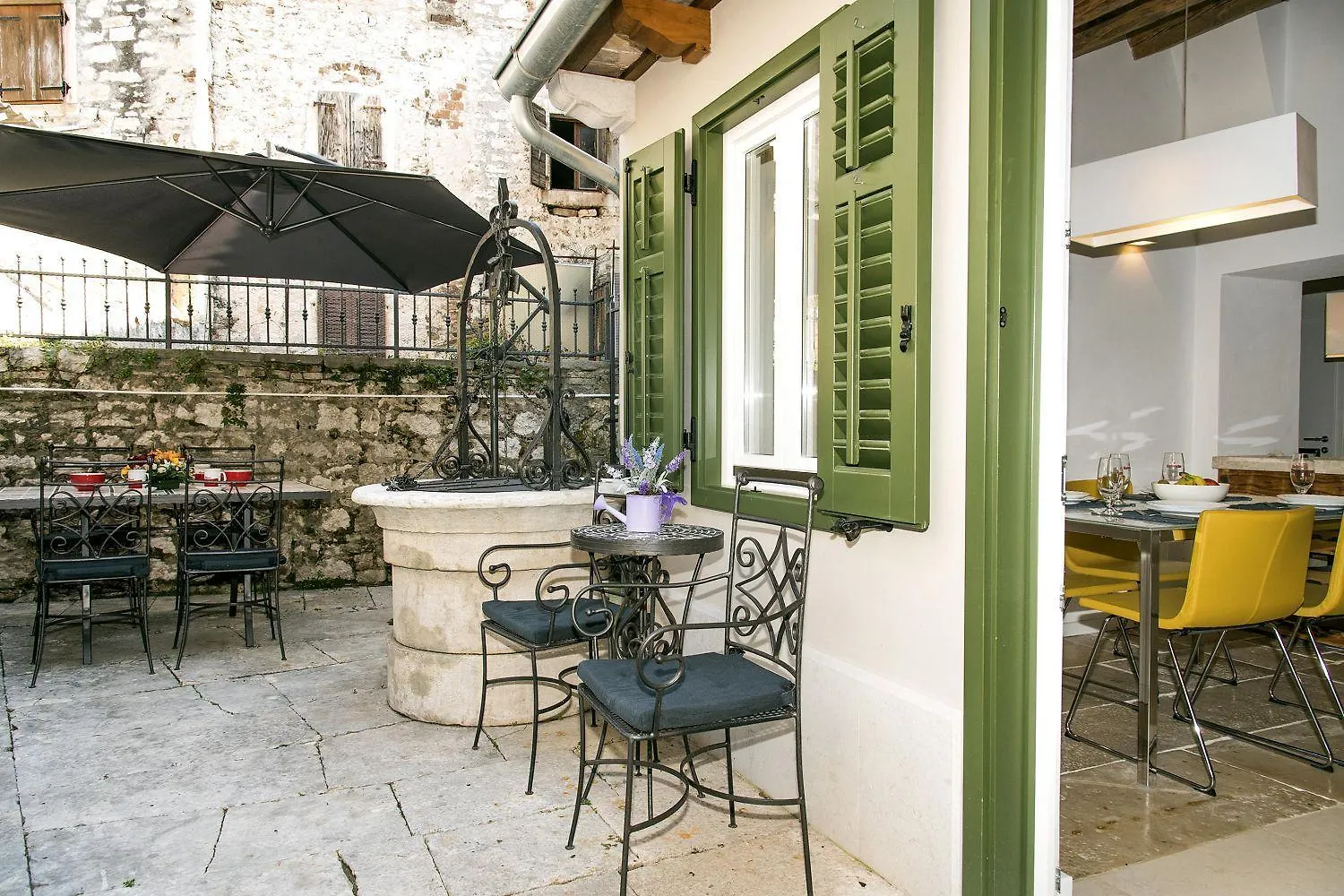 Atemberaubendes Altstadtapartment Mit Privater Terasse, Aussendusche - Nur 500 Meter Zum Strand Rovinj